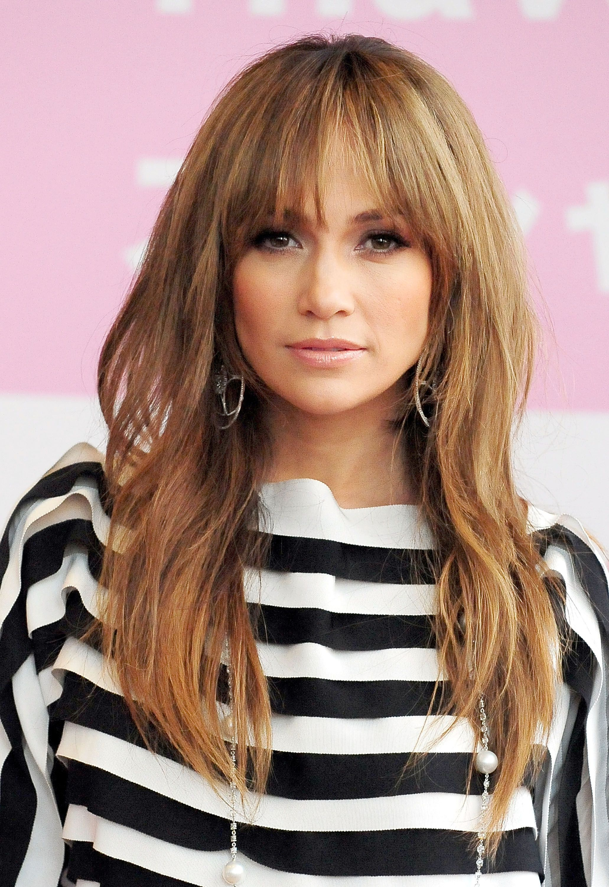 10 Fabulous Ideas For Bangs With Long Hair 35 best hairstyles with bangs photos of celebrity haircuts with bangs 1 2024
