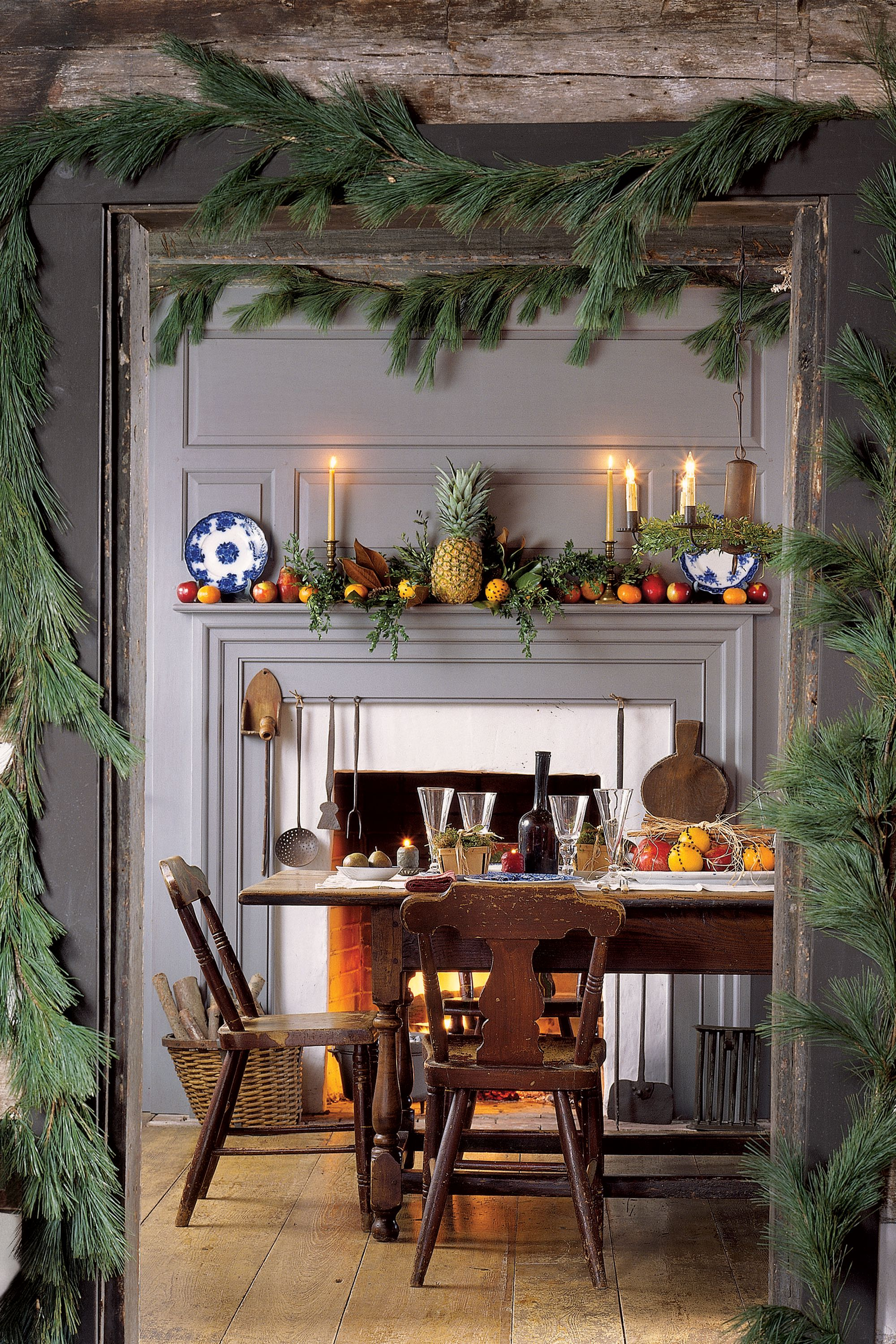 10 Stylish Dining Room Table Christmas Decoration Ideas 43 best christmas table settings decorations and centerpiece ideas 2024