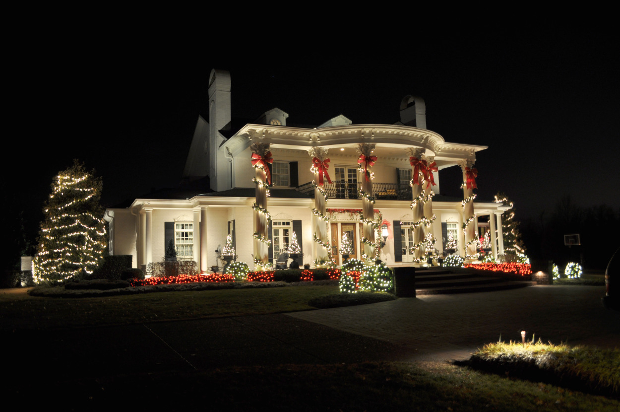 10 Fantastic Outside Christmas Decorating Ideas House 5 outdoor christmas decoration ideas for your home 2024
