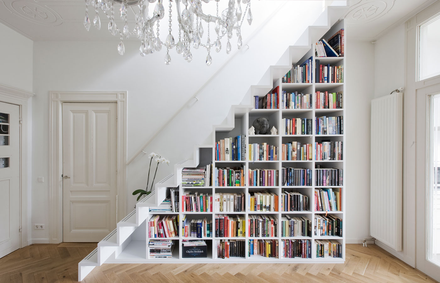 10 Unique Shelving Ideas For Small Spaces 9 creative book storage hacks for small apartments 2024