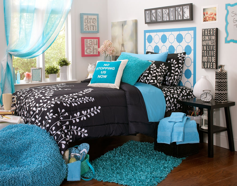 10 Amazing Black And Blue Bedroom Ideas black and white and blue rooms amazing home interior 2024