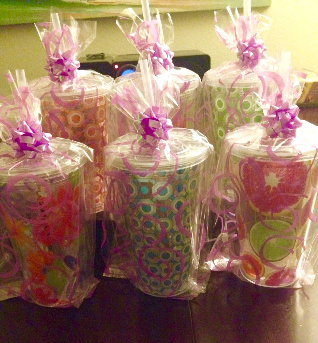 10 Elegant Baby Shower Prize Ideas For Coed co ed baby shower prizes cups bags bows and plastic filling from 2 2024