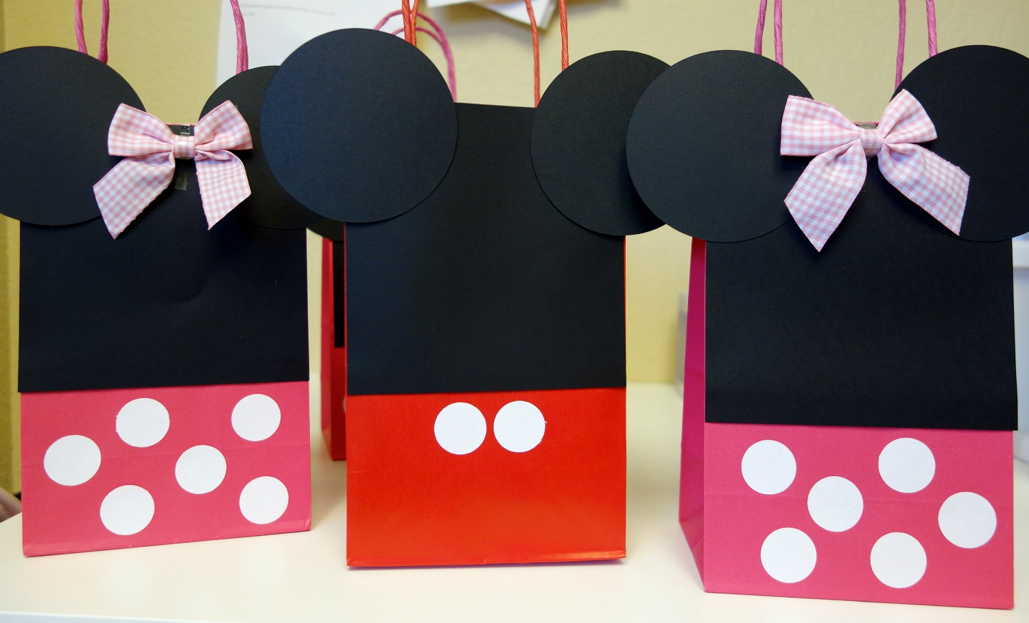 10 Pretty Minnie Mouse Candy Bag Ideas diy mickey minnie mouse goody bags the kim chronicles 6 2024