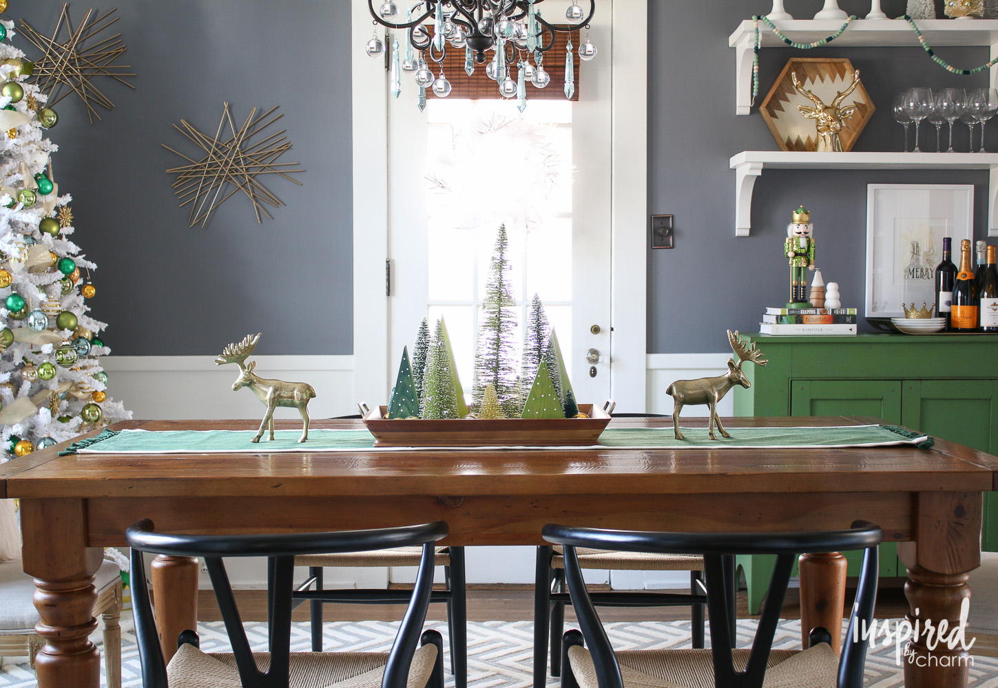 10 Stylish Dining Room Table Christmas Decoration Ideas holiday centerpiece ideas 2024