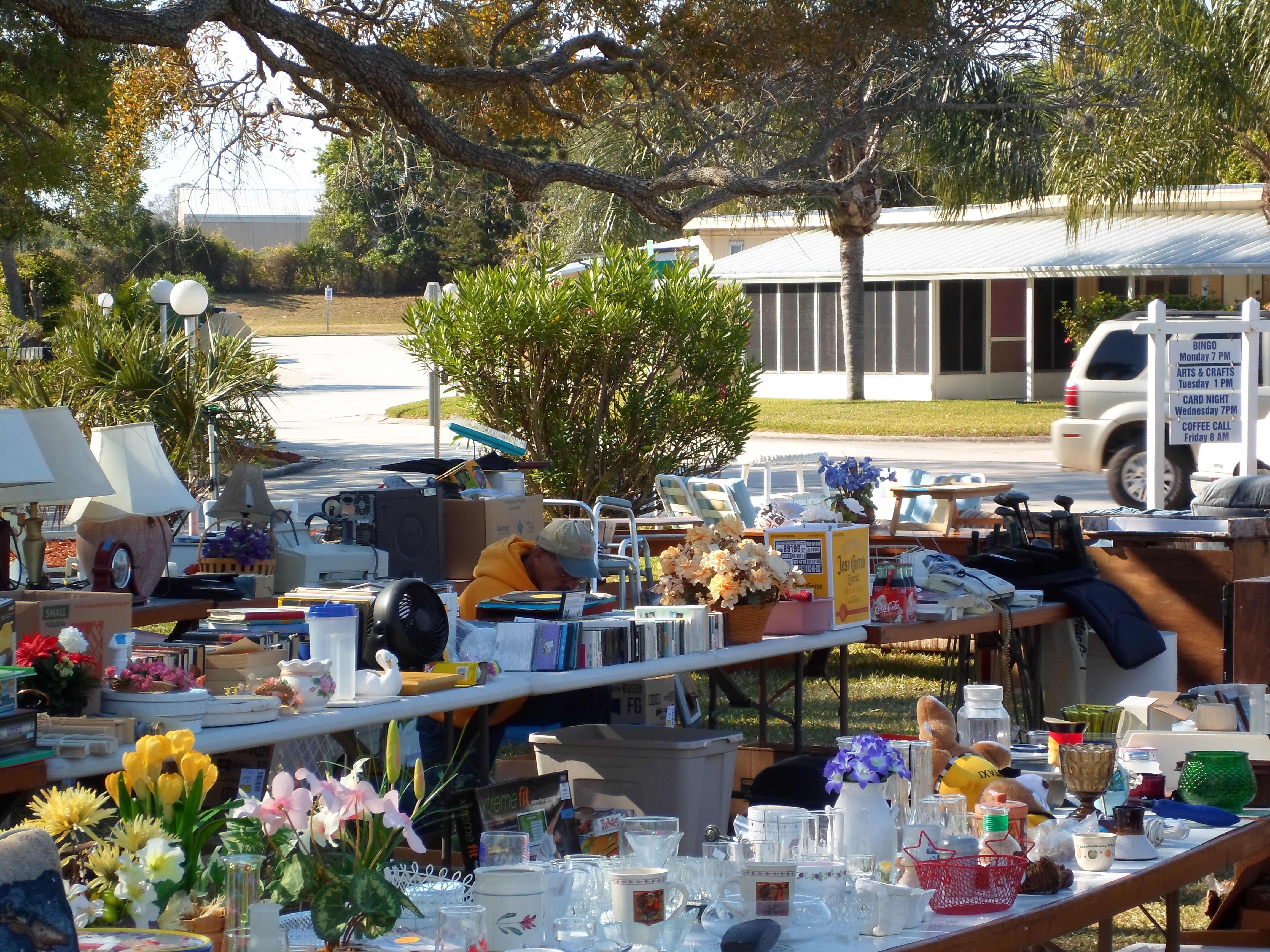 10 Gorgeous Yard Sale Set Up Ideas how to have a successful yard sale part three cook party enjoy 2024