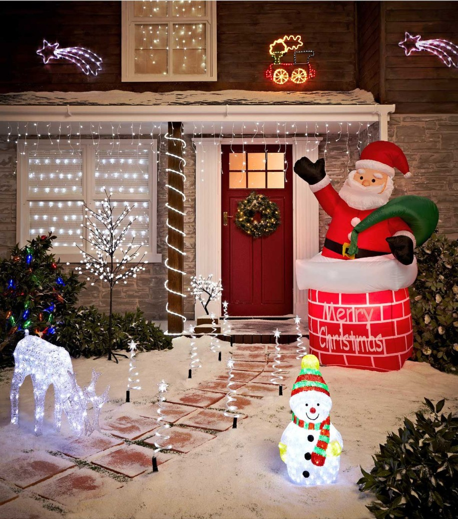 10 Fantastic Outside Christmas Decorating Ideas House traditional outdoor christmas decoration ideas near westend news 7 2024