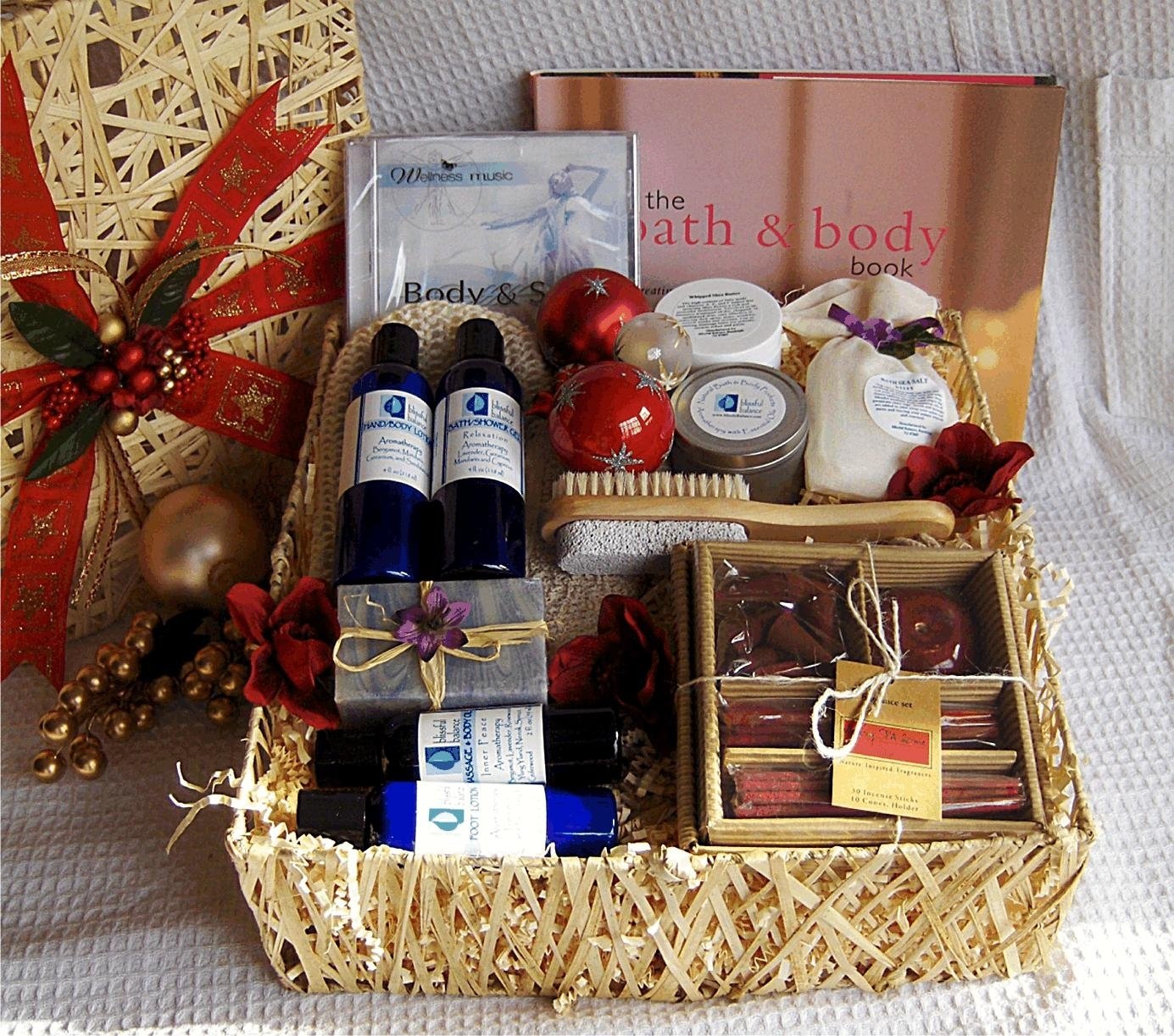 10 Stylish Christmas Gift Basket Ideas For Couples 2023