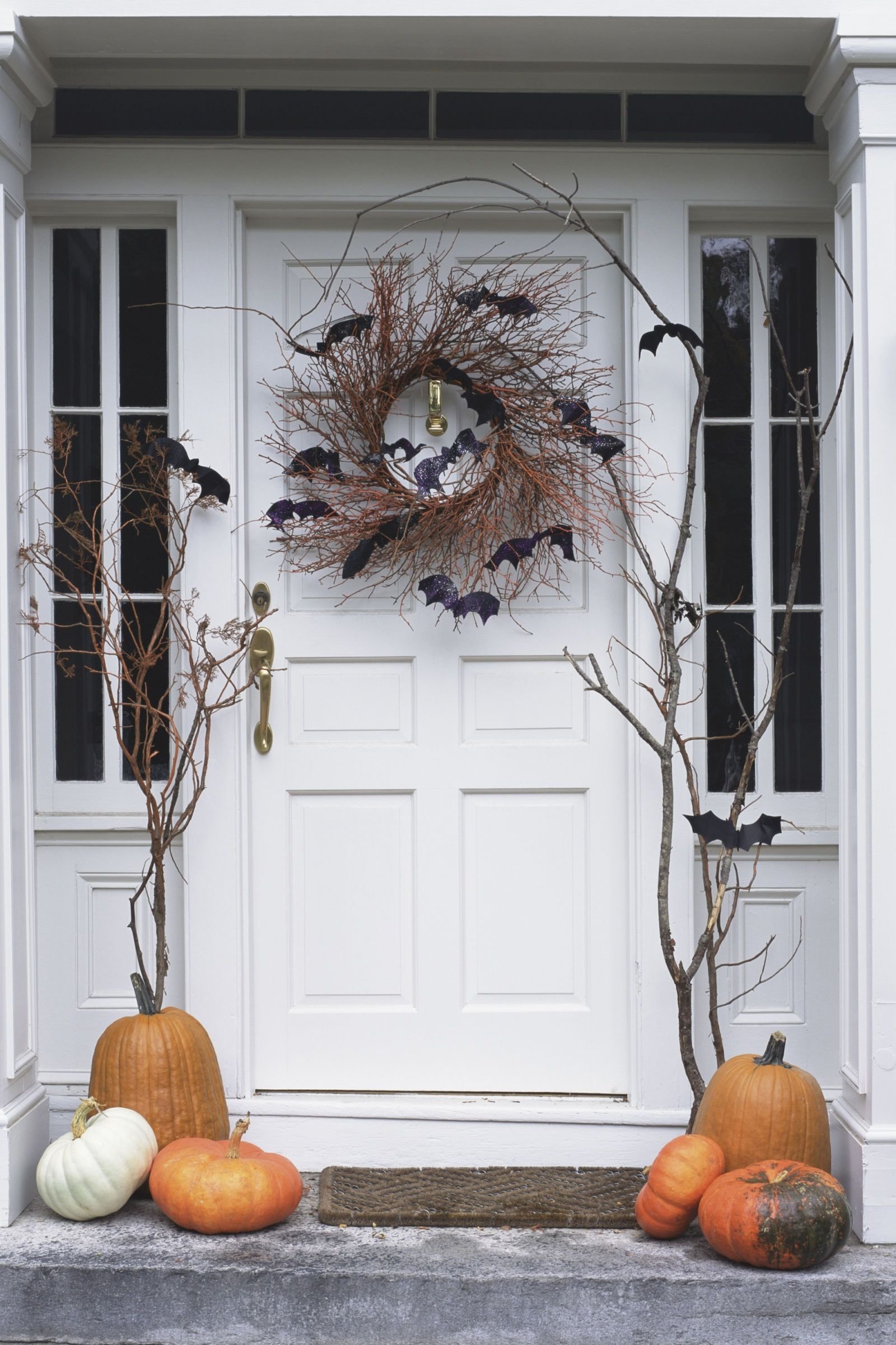 10 Amazing Halloween Wreath Ideas Front Door 14 elegant halloween decorations that are so chic its scary black 2022
