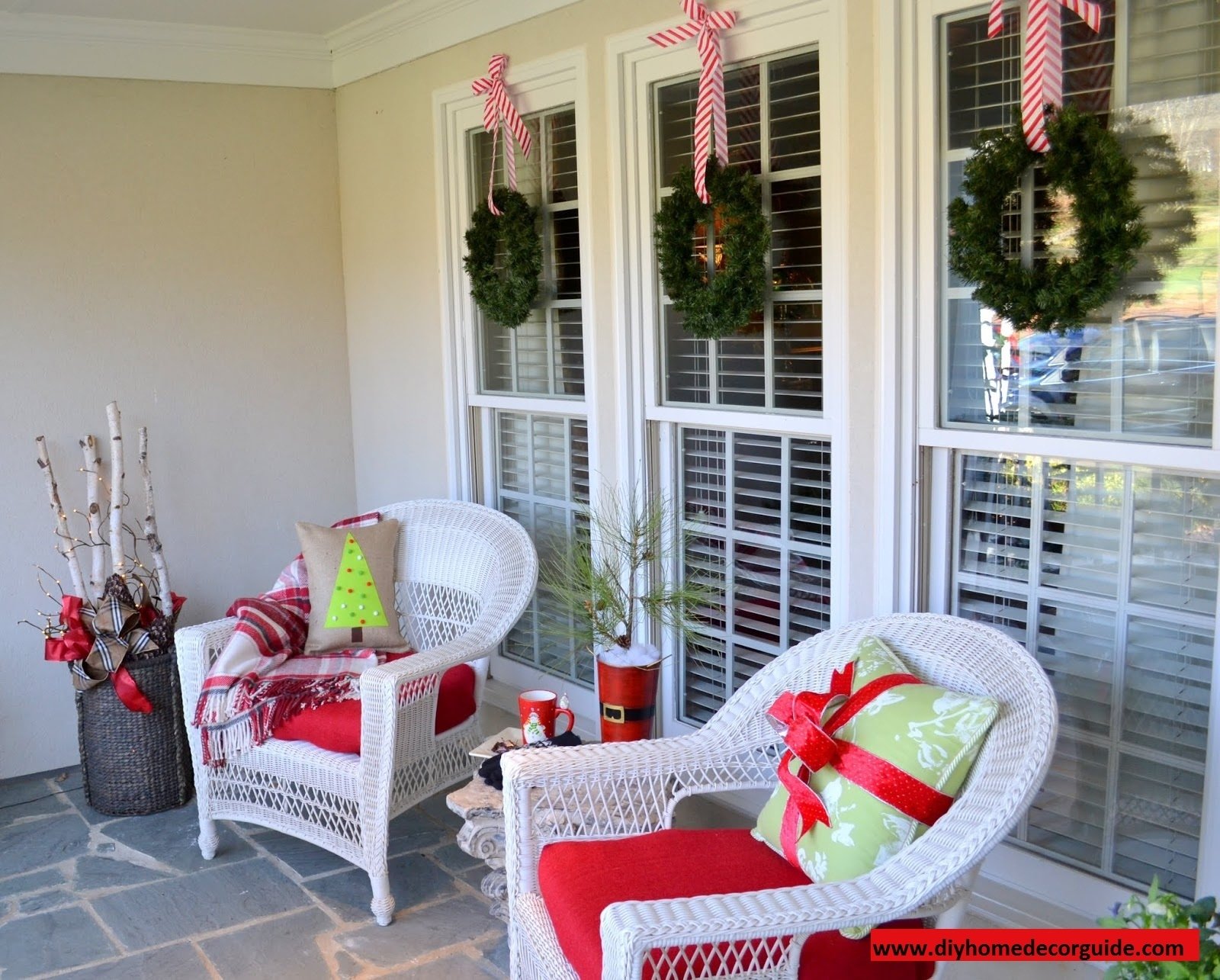 10 Elegant Simple Outdoor Christmas Decoration Ideas 20 diy outdoor christmas decorations ideas 2014 using round 2022