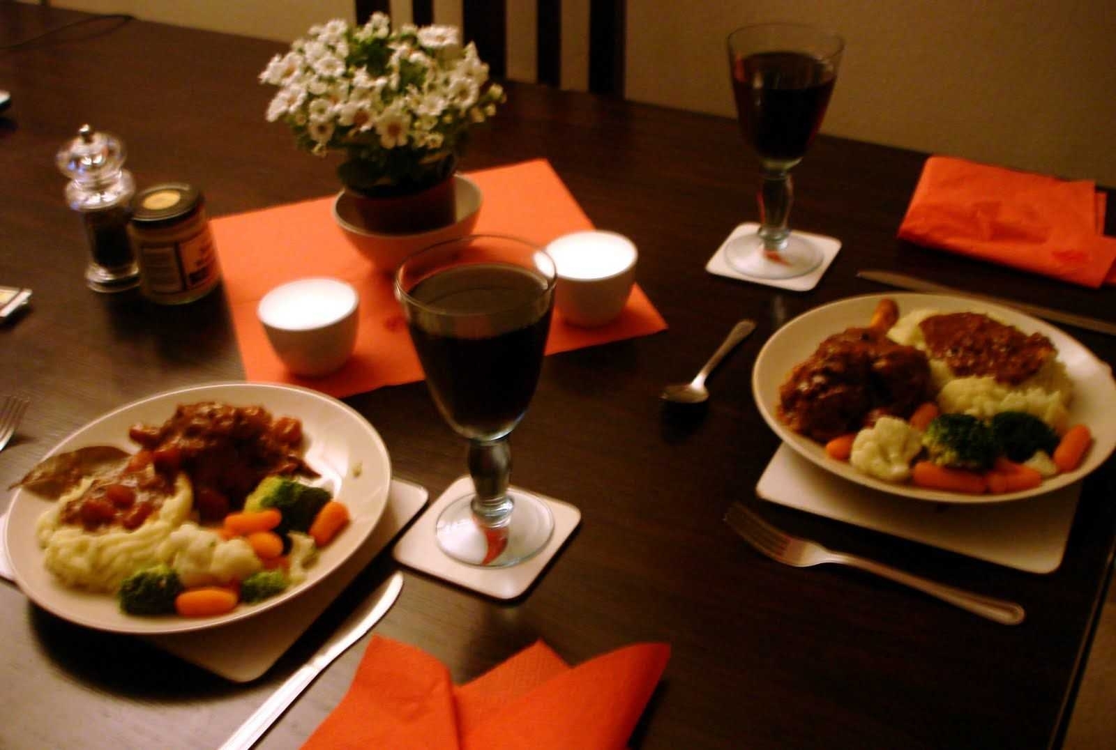 10 Famous Romantic Dinner Ideas At Home %name 2022