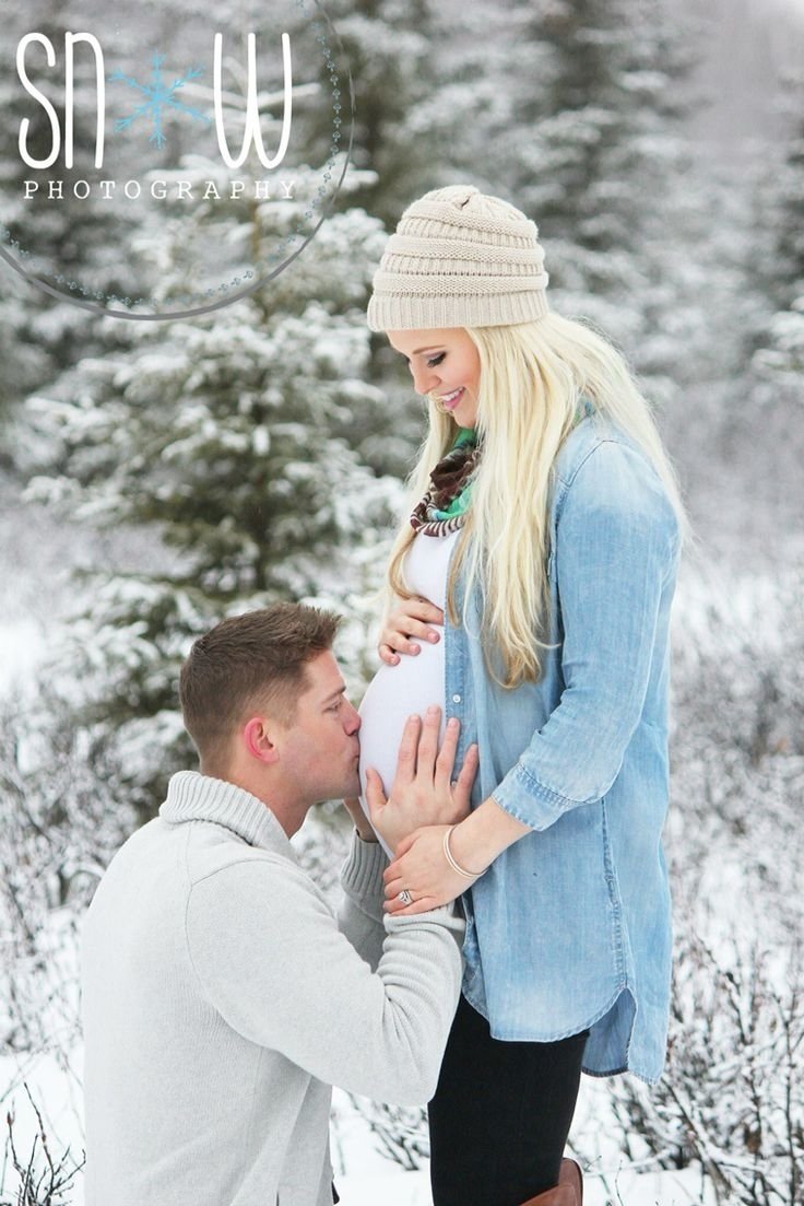 10 Most Popular Winter Maternity Photo Shoot Ideas 2020