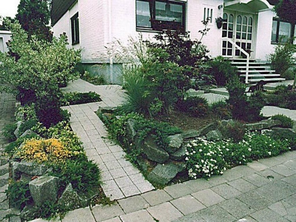 10 Unique Cheap Front Yard Landscaping Ideas awesome inexpensive landscaping ideas for small front yard pictures 2022