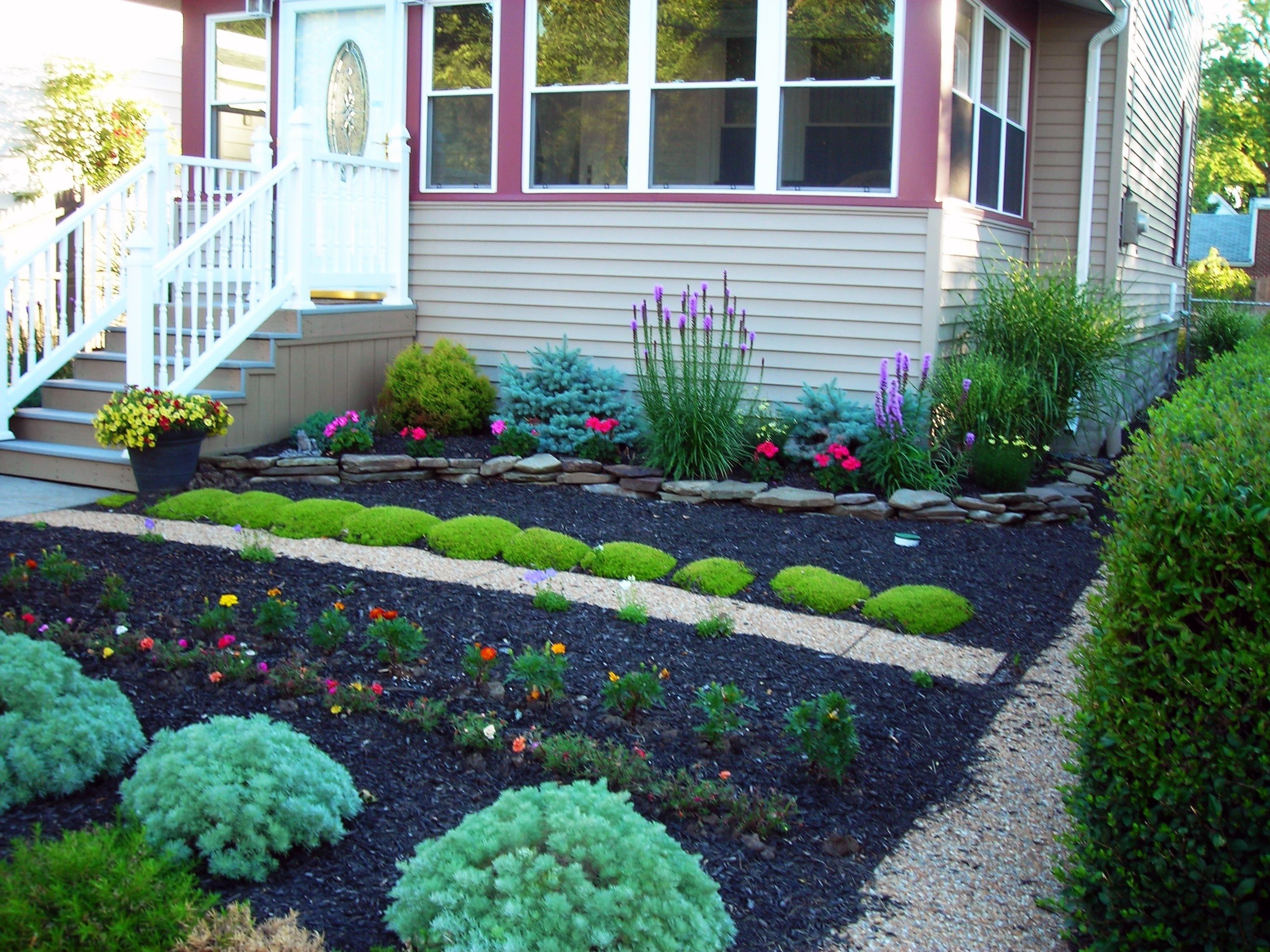 10 Stylish Ideas For Front Yard Landscaping Without Grass 2023