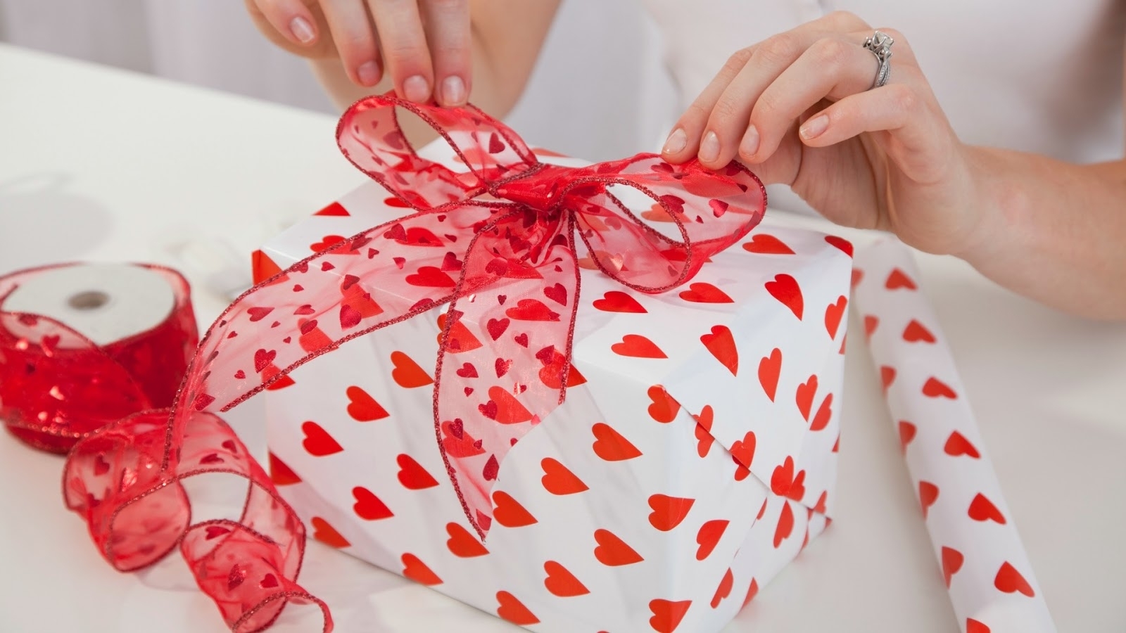 10 Nice Valentine Day Gift Ideas For Her %name 2022