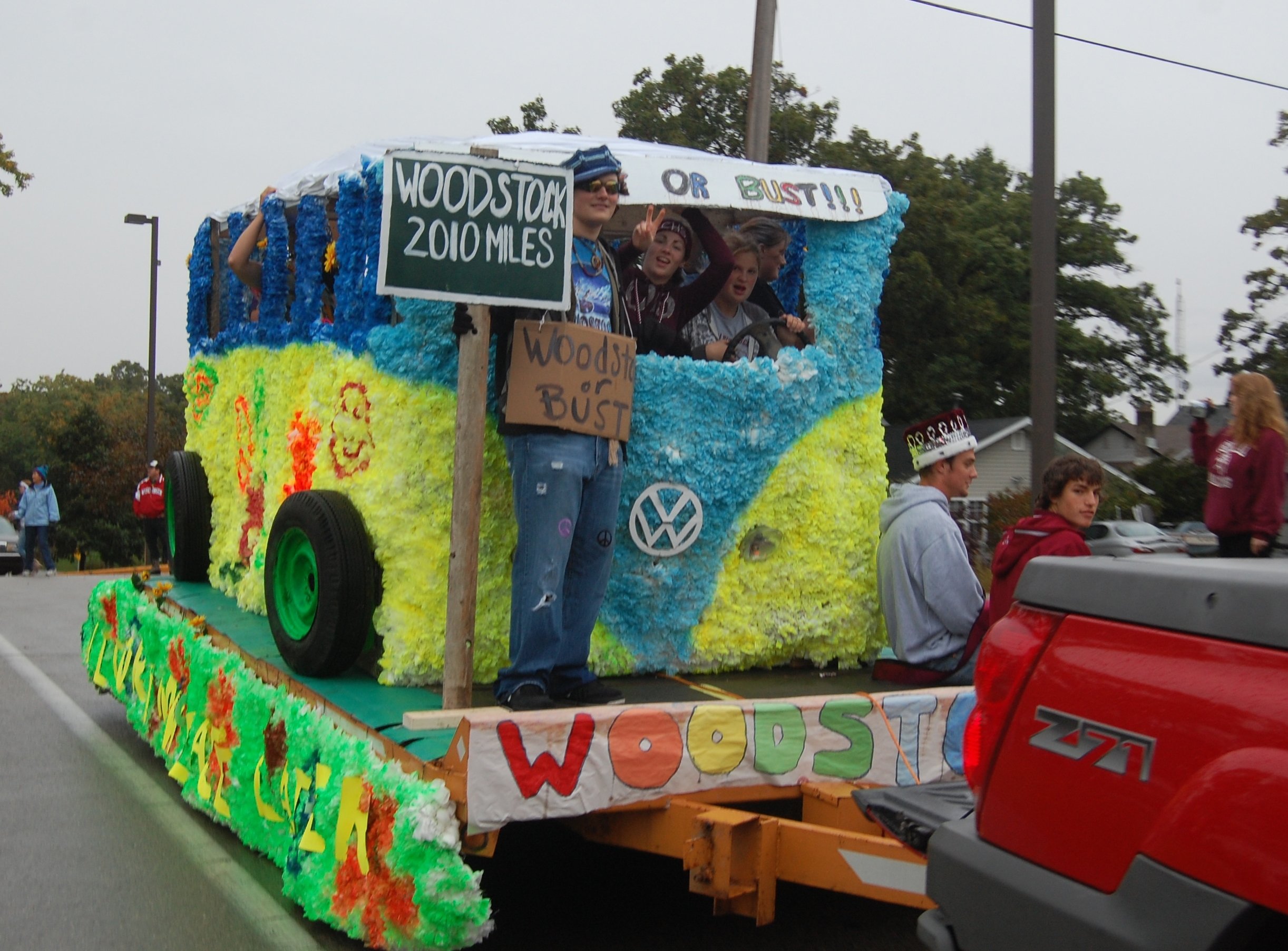 10 Gorgeous High School Homecoming Float Ideas central high school homecoming parade west of the i 2024