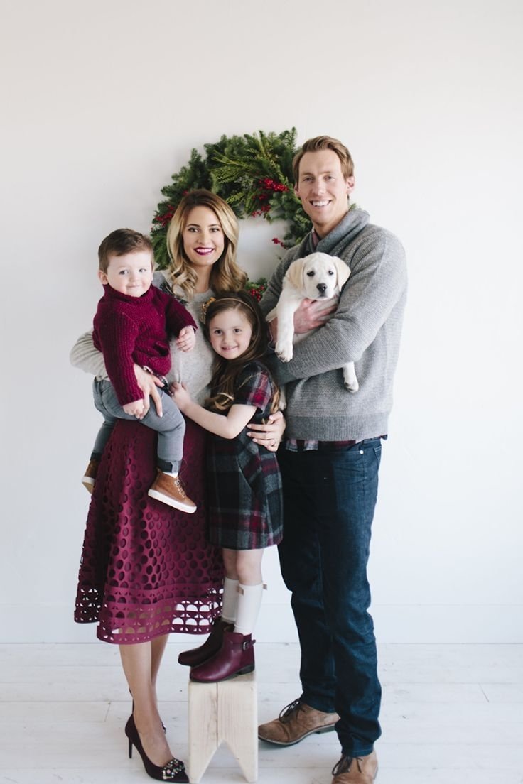 10 Perfect Ideas For Family Pictures Outfits christmas card pictures and details christmas card pictures 4 2022