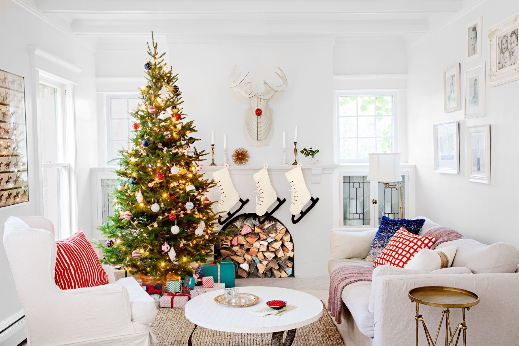 10 Perfect Decorating Ideas For Christmas 2013 christmas mantel decorations ideas for holiday fireplace decorating 2022