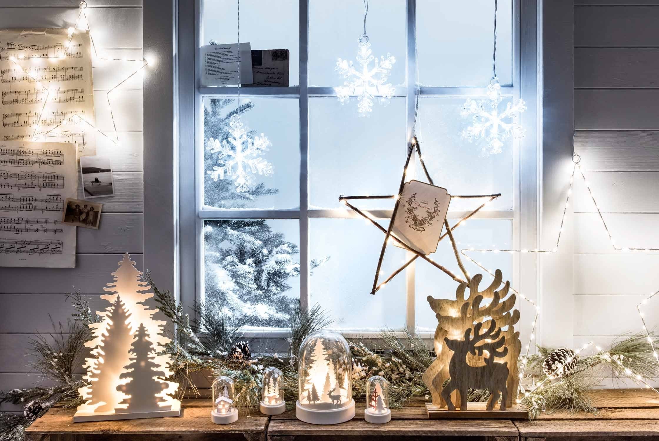 10 Fabulous Christmas Decorating Ideas For Windows christmas window light ideas christmas light ideas inspiration 2023
