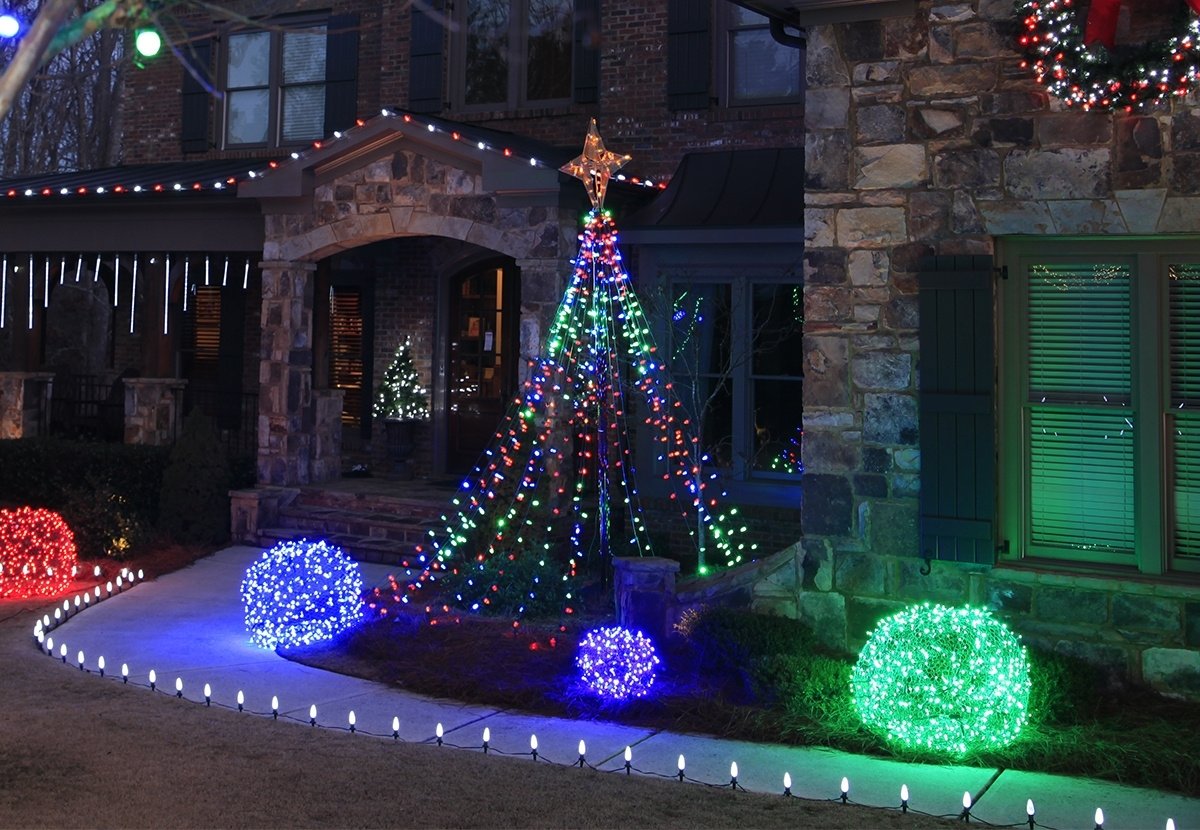 10 Elegant Simple Outdoor Christmas Decoration Ideas christmas yard decorating ideas 1 2022