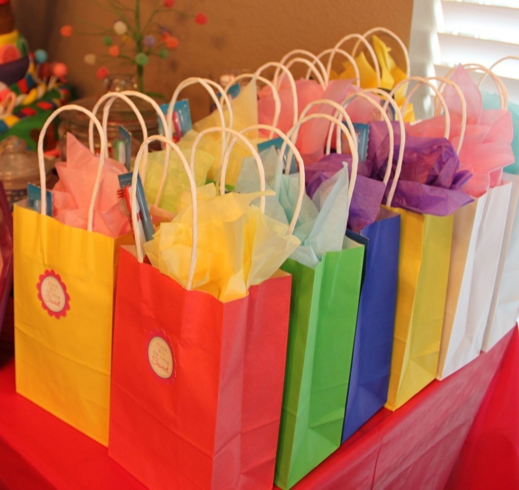 10 Elegant Goodie Bag Ideas For Toddlers cool birthday party favors for kids popsugar moms 2 2022