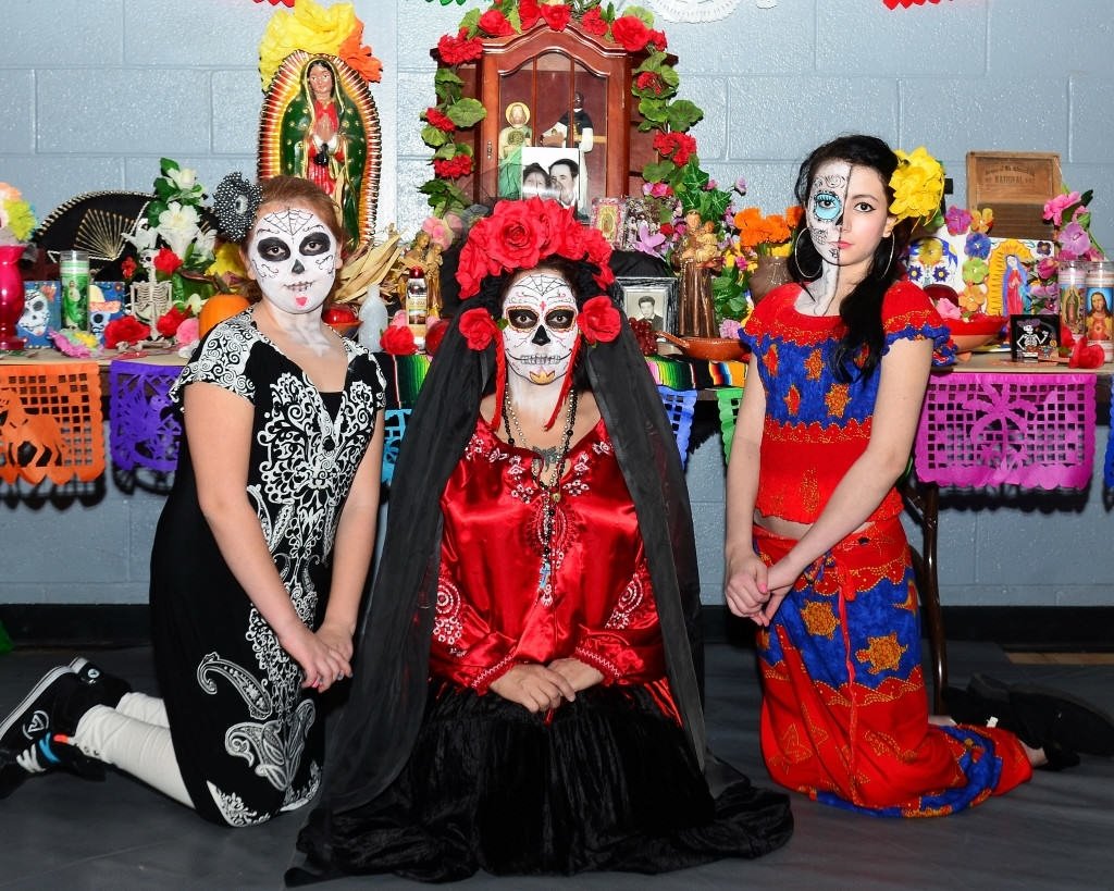 10 Pretty Day Of The Dead Outfit Ideas day of the dead costumes for dia de los muertos celebrations 3 2022