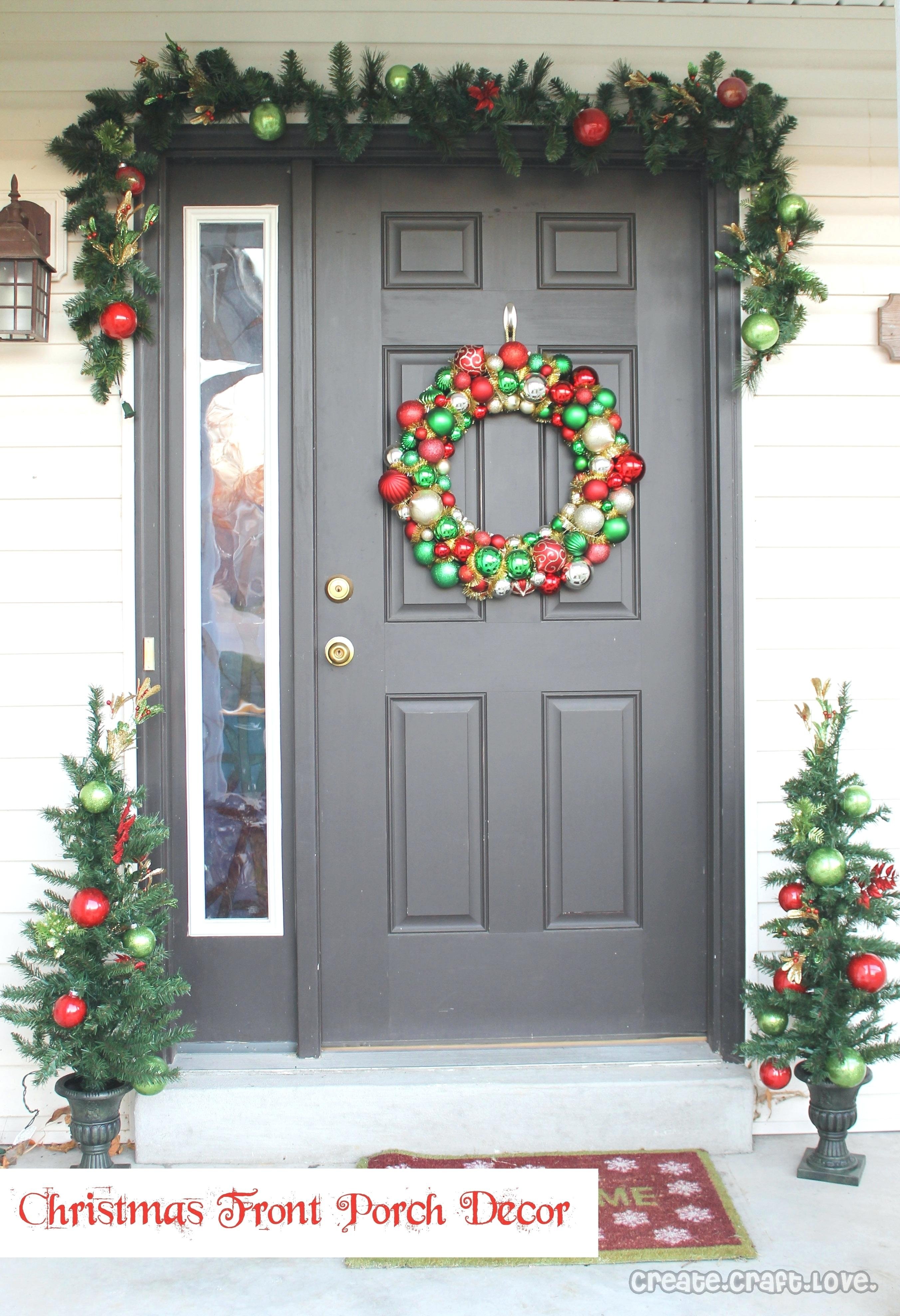 10 Unique Christmas Front Door Decorating Ideas exquisite front door decorations for christmas front door 2022
