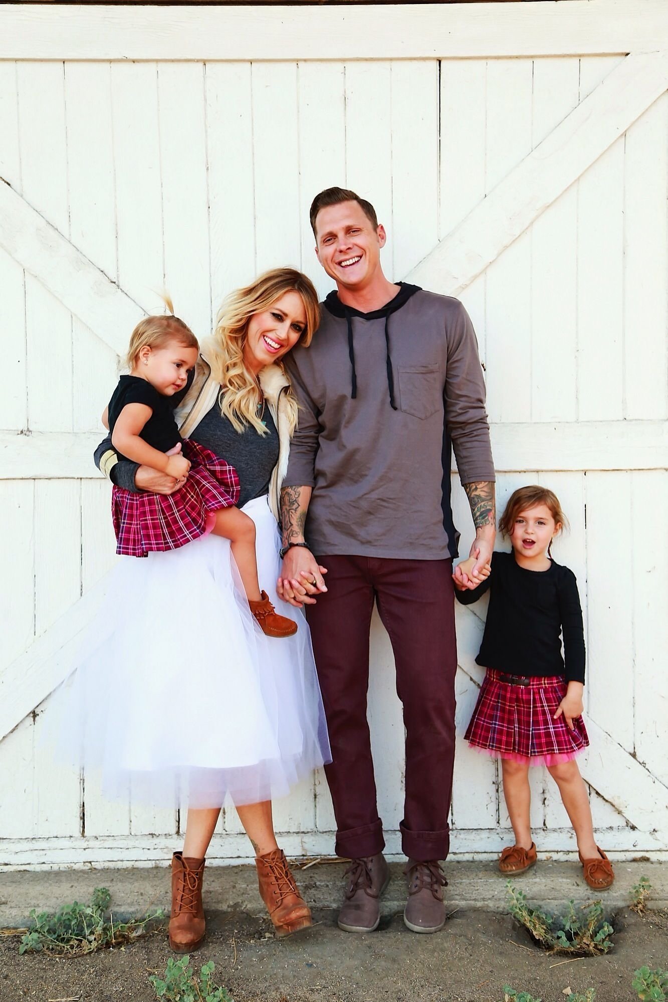 10 Stunning Family Christmas Photo Outfit Ideas family christmas pictures with this tulle skirt from shabbyapple 2 2023