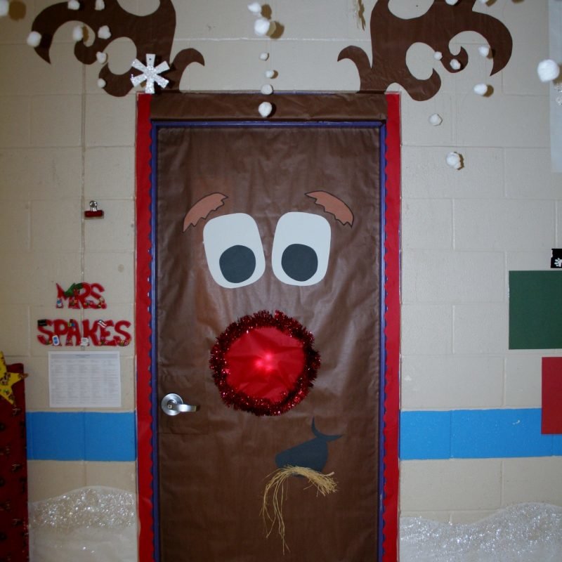 10 Perfect Christmas Classroom Door Decorating Ideas 2024