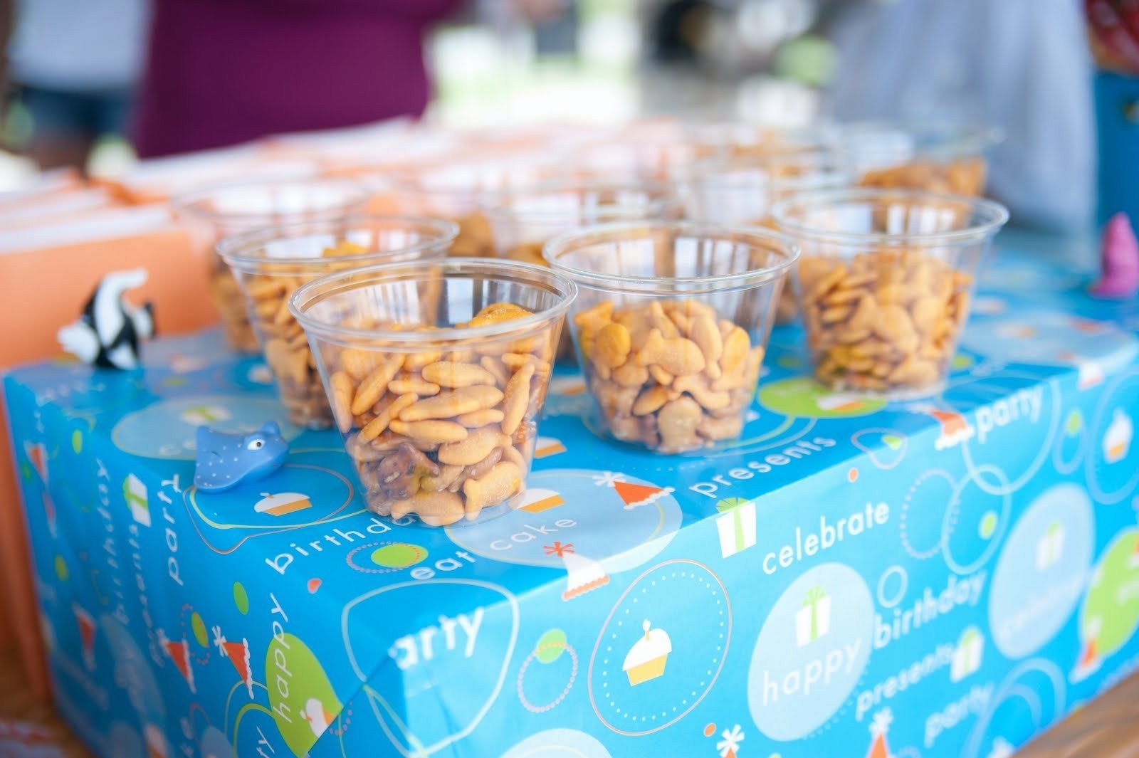 10 Stylish Finding Nemo Birthday Party Ideas gold fish crackers make a delicious movie snack for a finding nemo 2022