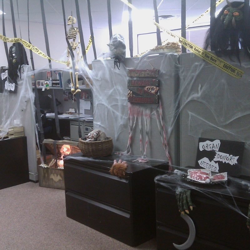 10 Amazing Halloween Decorating Ideas For The Office 2023