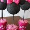 i love this simple minnie mouse party centerpiece. what a cute party