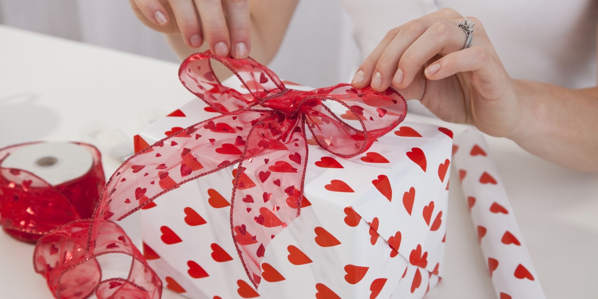 10 Amazing Valentine Gift Ideas For Her its not complicated valentines gifts for all relationship stages 2022