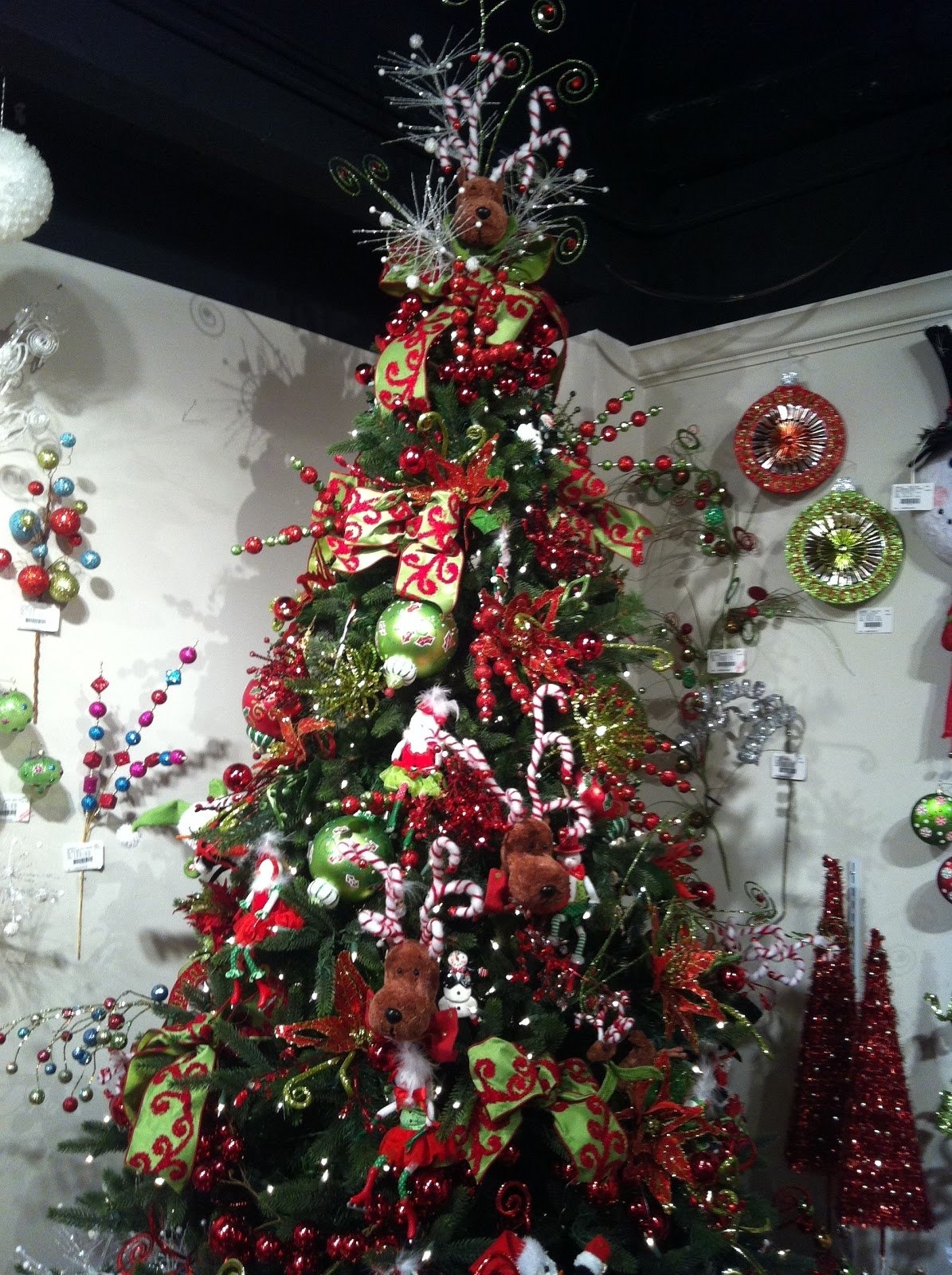 10 Stylish Christmas Tree Decorating Ideas For Kids kristens creations christmas tree decorating ideas 2 2022