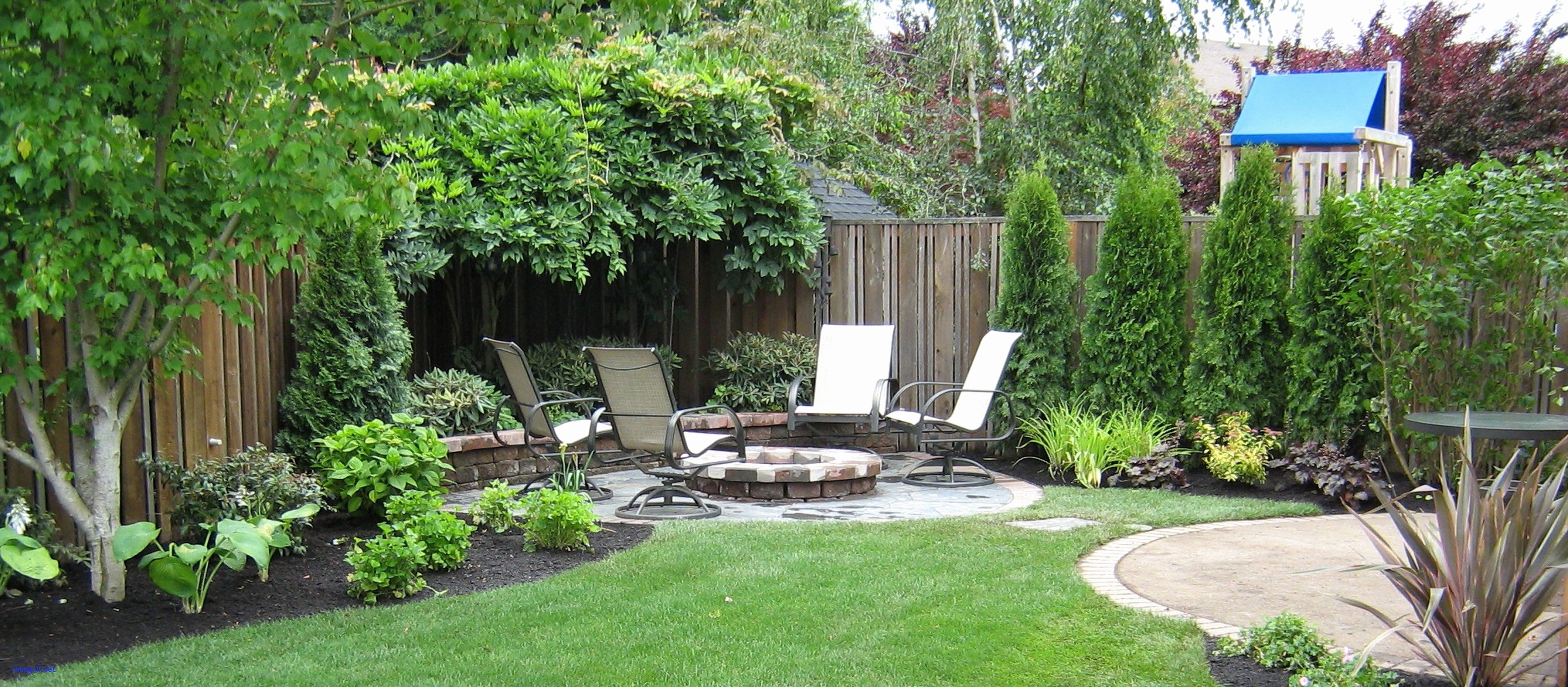 10 Stylish Landscape Ideas For Small Yards 2023