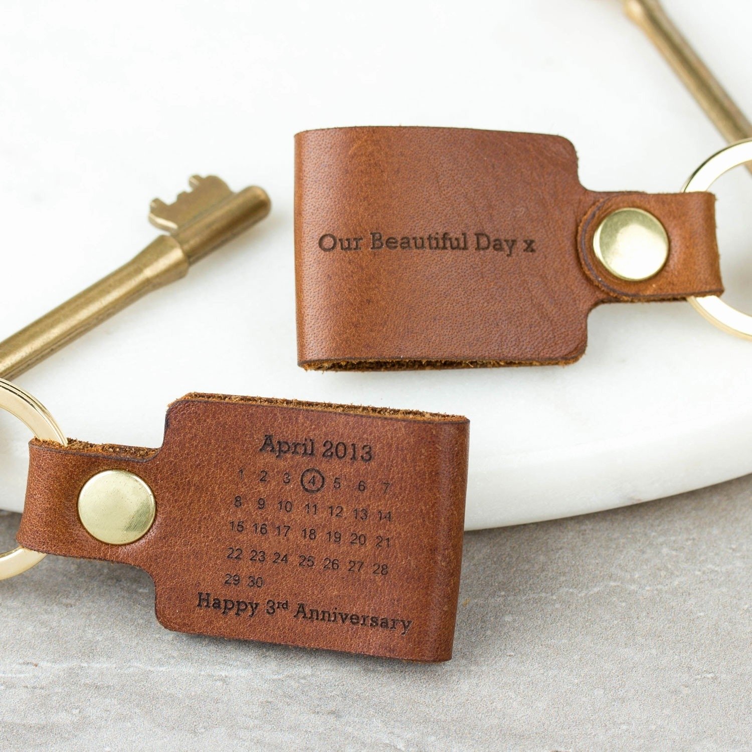 10 Fantastic Leather Gift Ideas For Her leather wedding anniversary gifts beautiful third wedding 2022