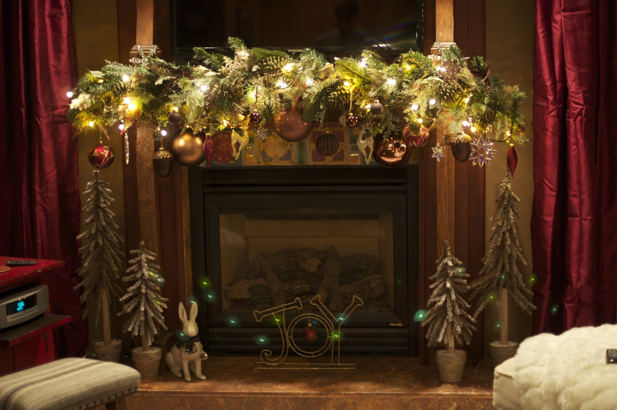 10 Pretty Fireplace Mantel Christmas Decorating Ideas Photos living room cozy up the unique decorating a fireplace christmas 2024