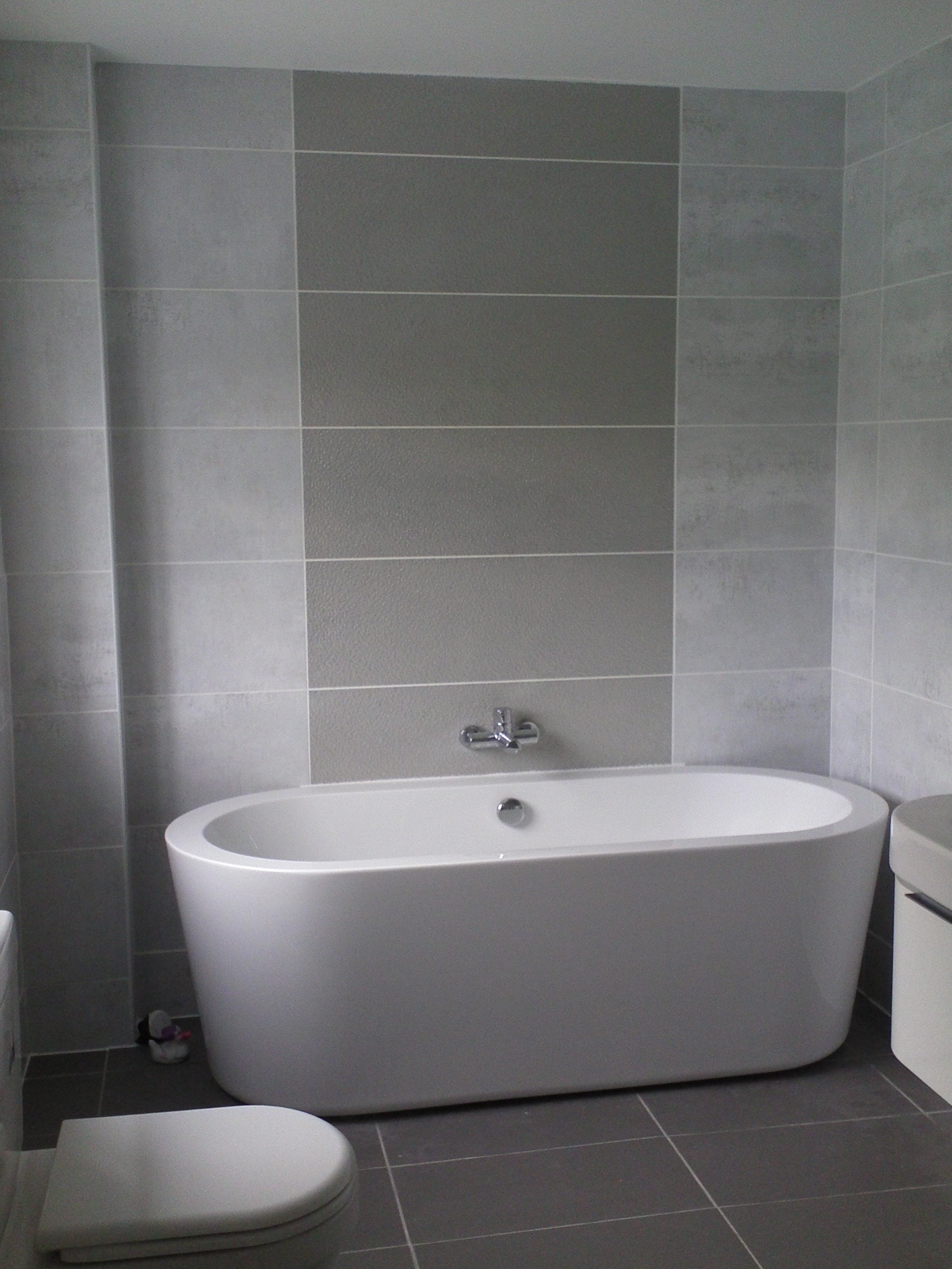 10 Famous Bathroom Wall Tile Ideas For Small Bathrooms
