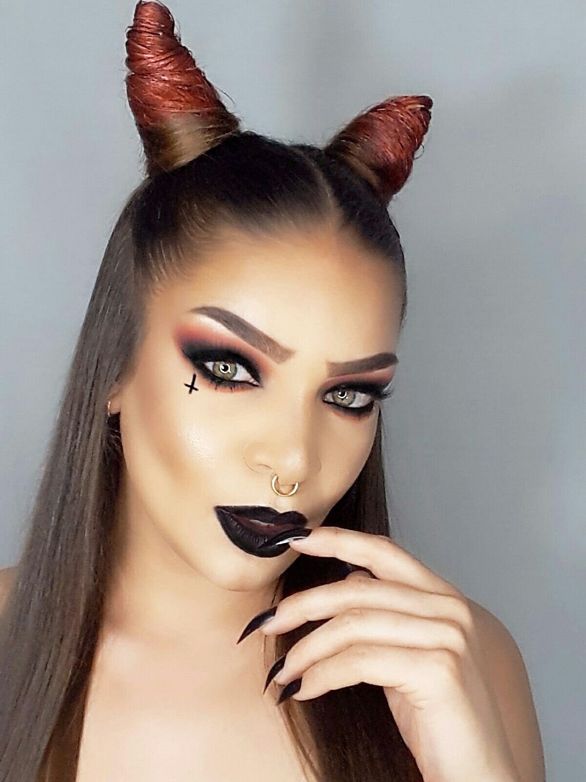 10 Trendy Vampire Makeup Ideas For Women mac store 2 on devil makeup key and creative 2022