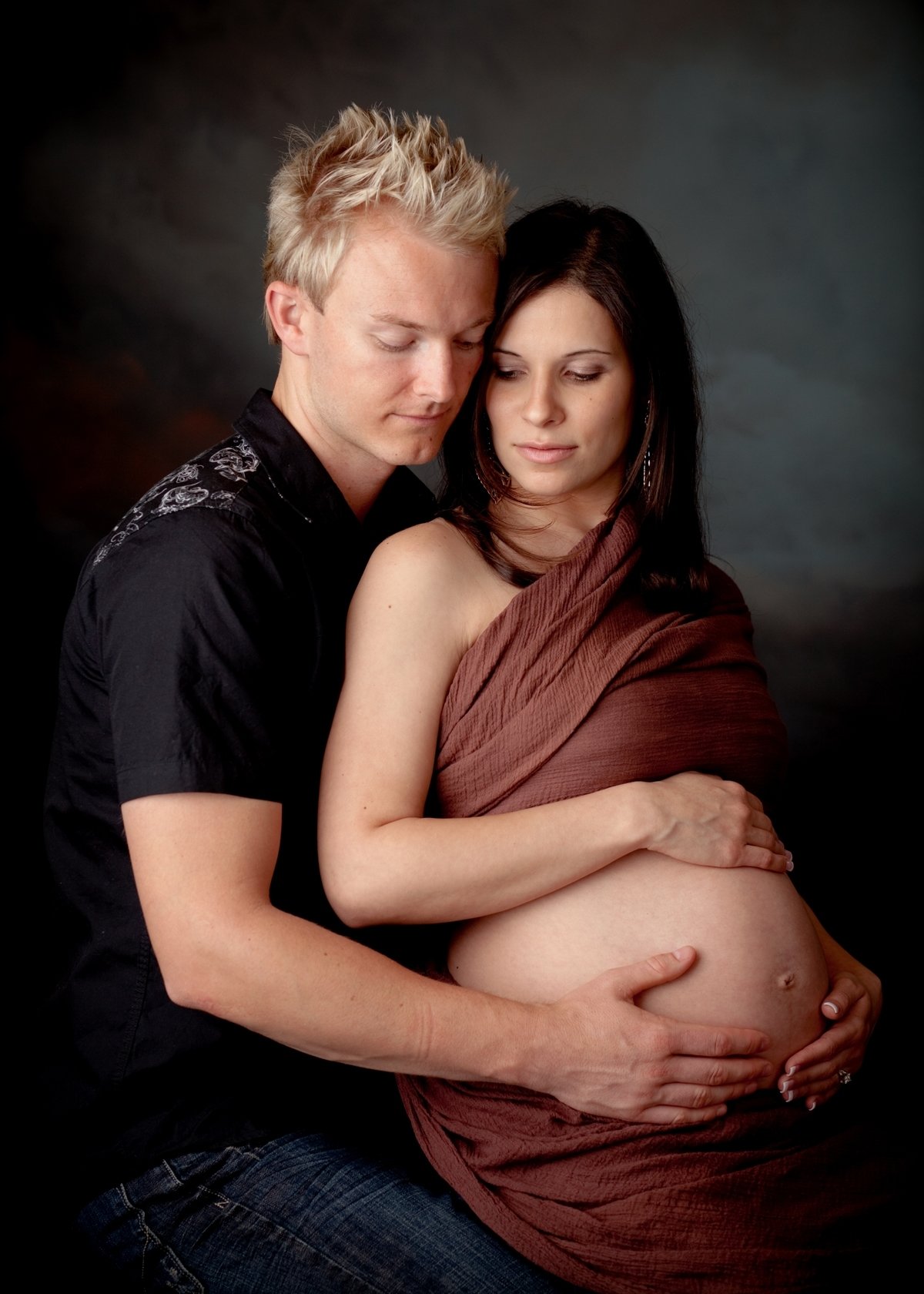 10 Stunning Maternity Picture Ideas With Husband maternitypictureideaswithhusband maternity photography 2022