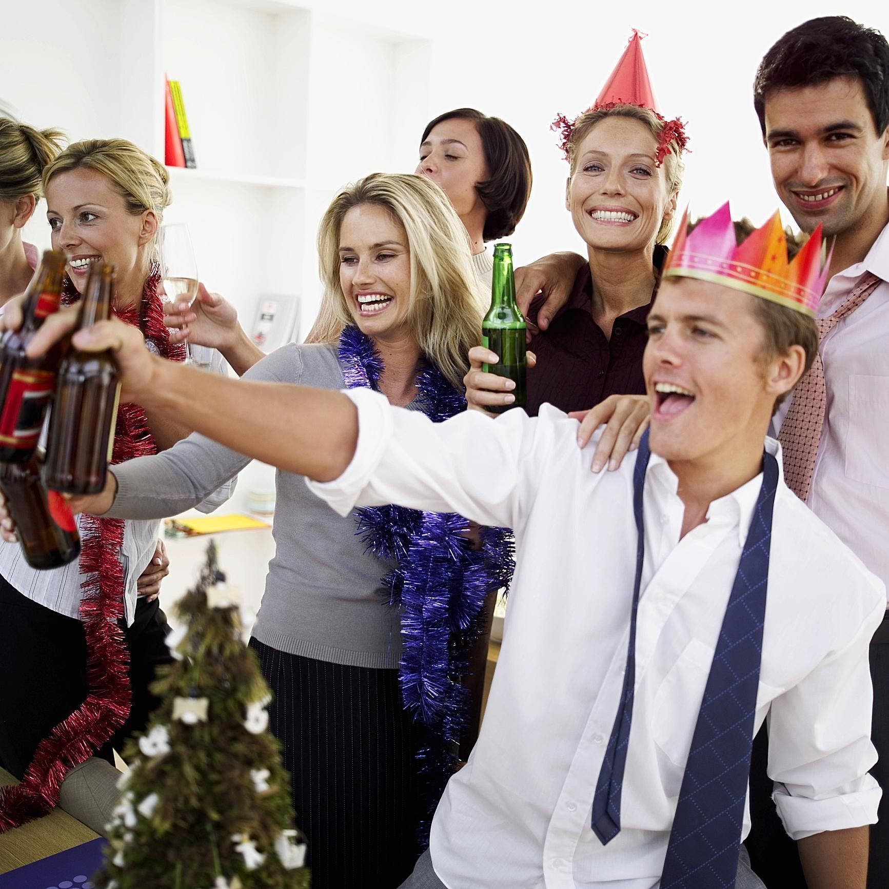 10 Stunning Fun Office Holiday Party Ideas %name 2022