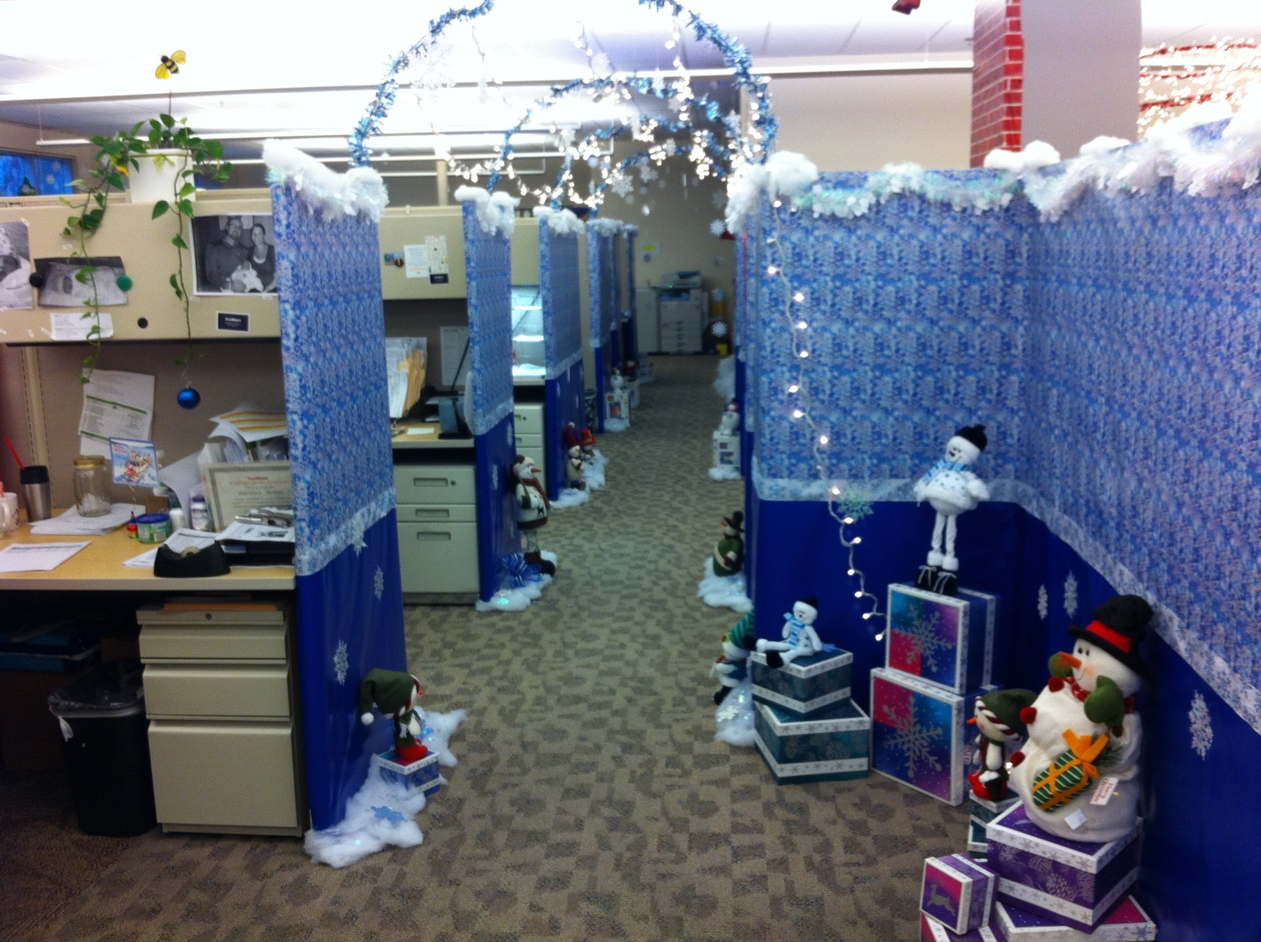 10 Attractive Office Cubicle Christmas Decorating Ideas office cubicle christmas decorating ideas utrails home design 2022
