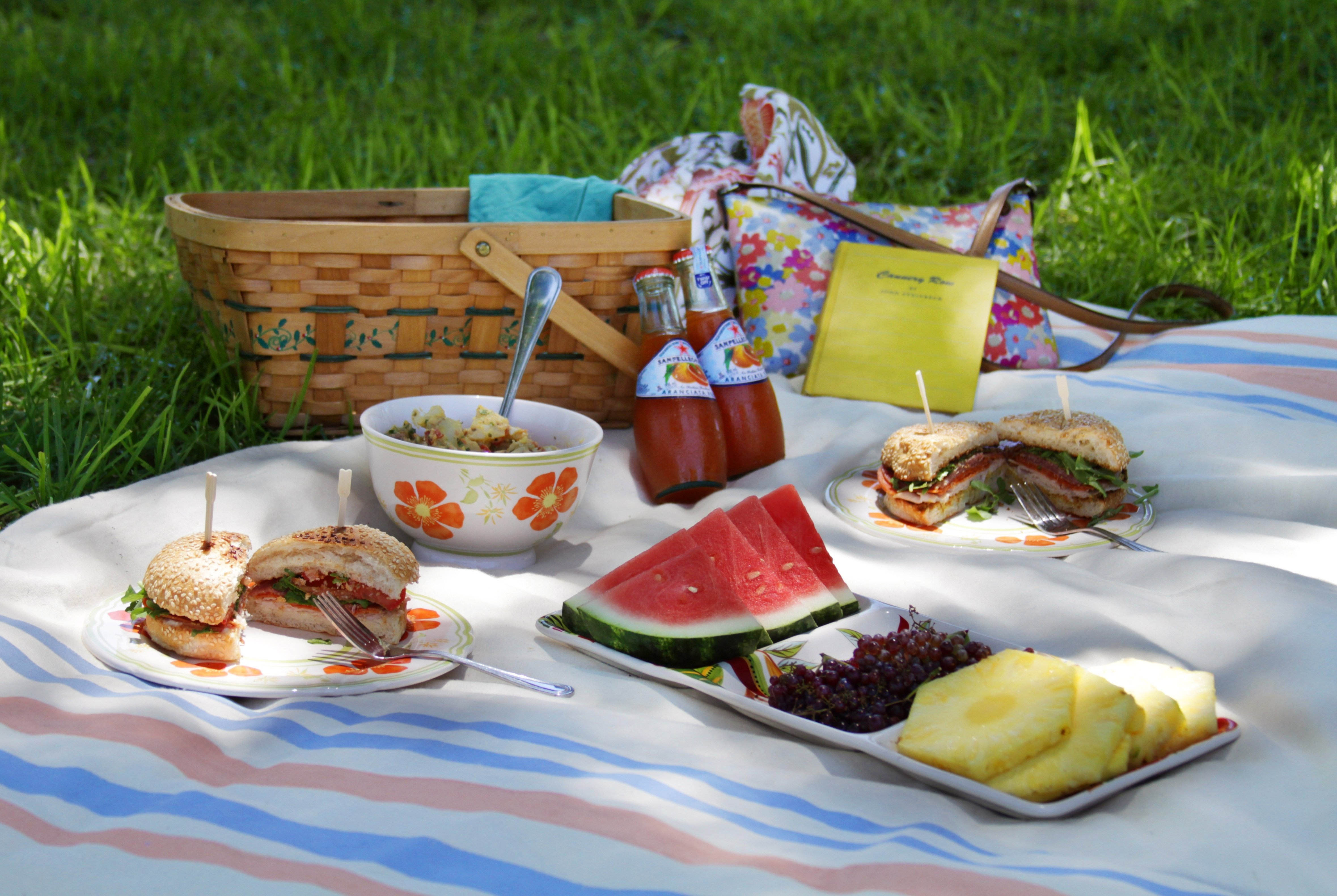 10 Ideal Picnic Food Ideas For A Crowd 2022 - Rezfoods - Resep Masakan ...