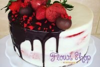 red velvet decadence cake@flourshoptx red velvet. drip cake