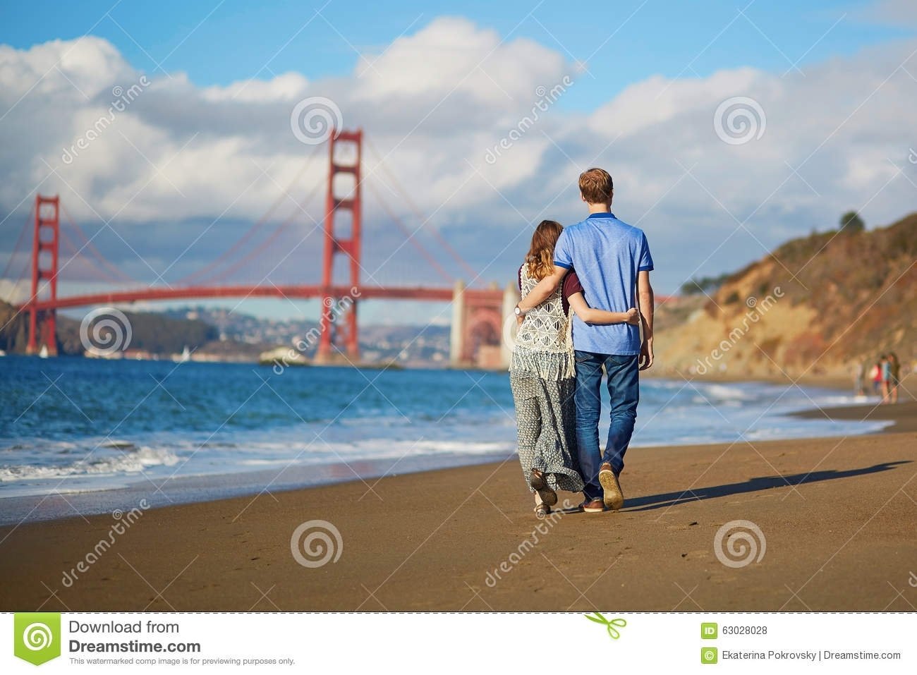 10 Amazing Romantic Date Ideas San Francisco romantic loving couple having a date on baker beach in san francisco 2023