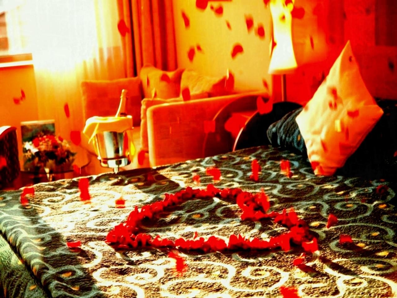 10 Lovable Romantic Hotel Ideas For Him romantic room decoration hotel ideas for him dfbd tikspor cozy 2022