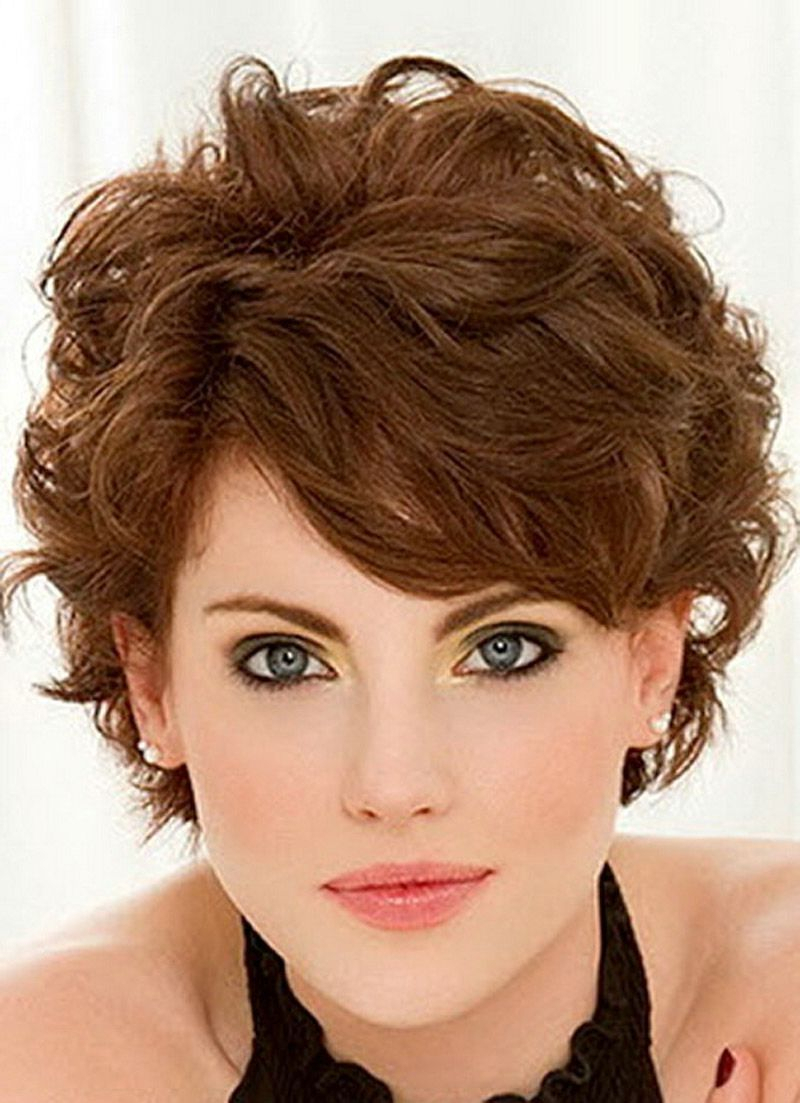 10 Trendy Ideas For Short Curly Hair 2024