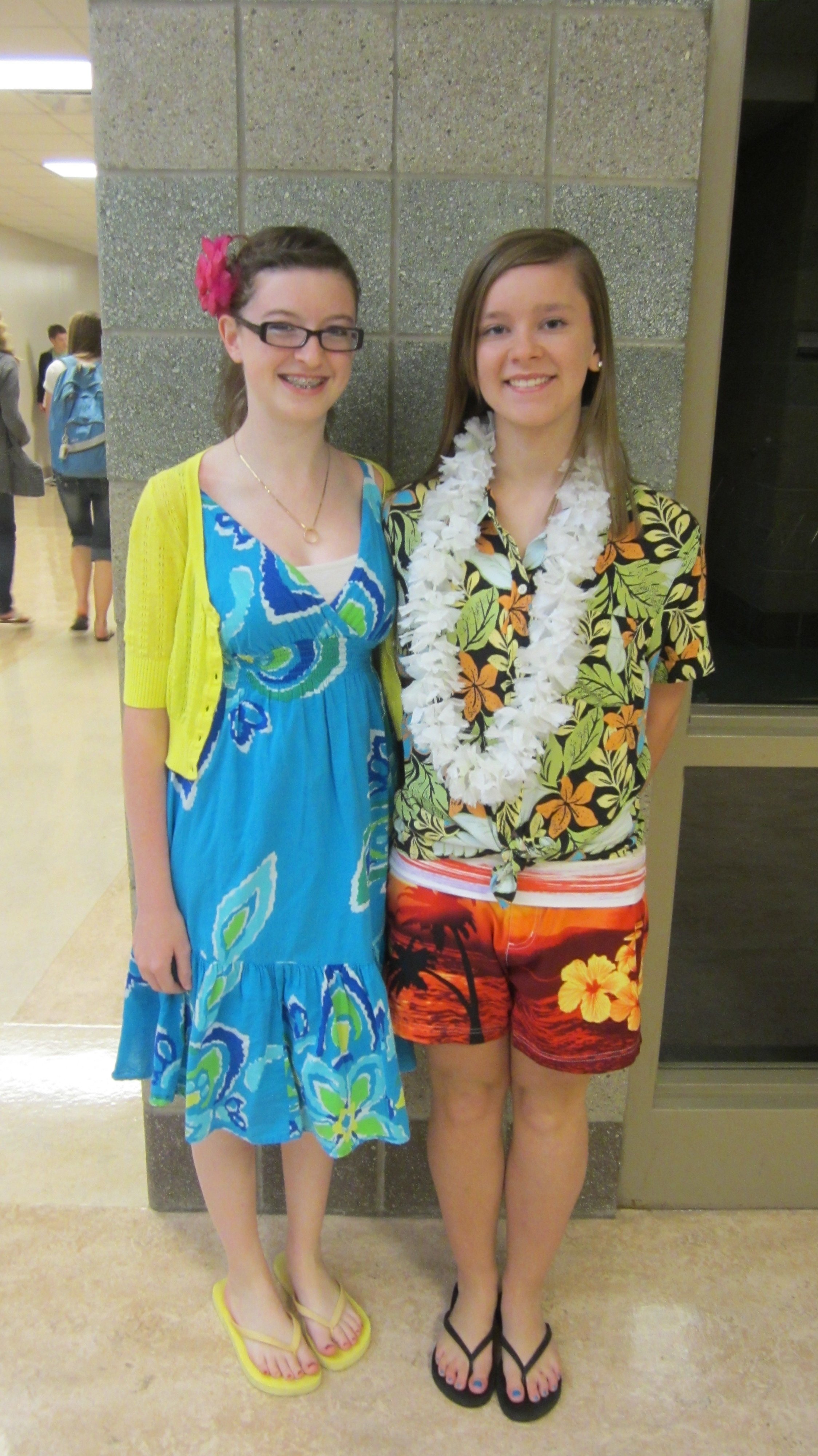 10 Stylish Twin Dress Up Day Ideas spirit week hawaiian day the bagpiper 2022