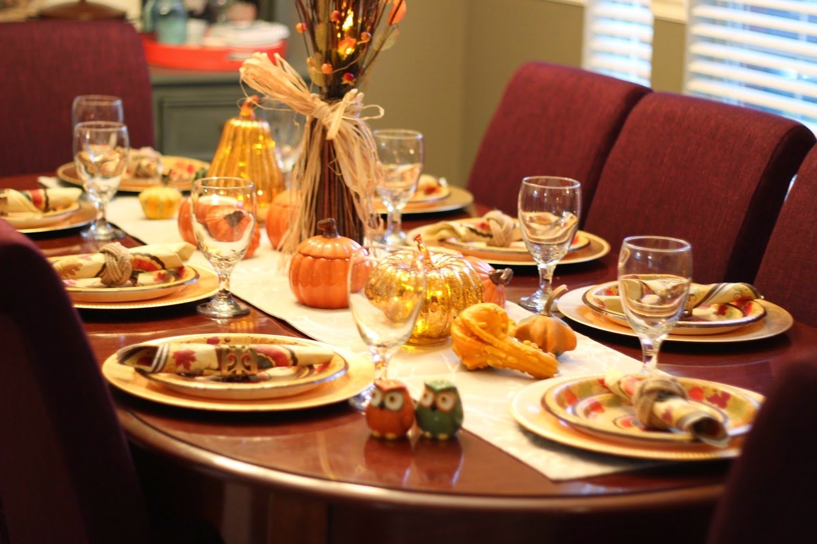 10 Spectacular Ideas For Thanksgiving Table Decorations the apron gal thanksgiving table decorating ideas 2022