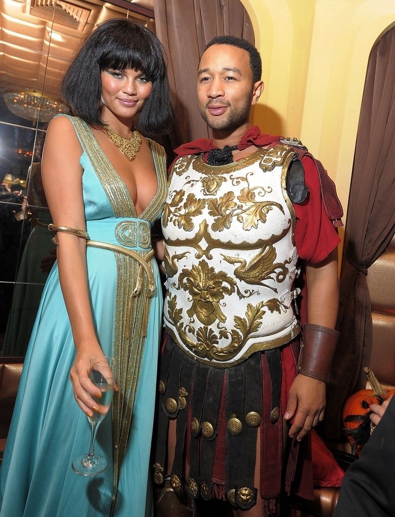 10 Fantastic Famous  Couples  Halloween Costume  Ideas 2022