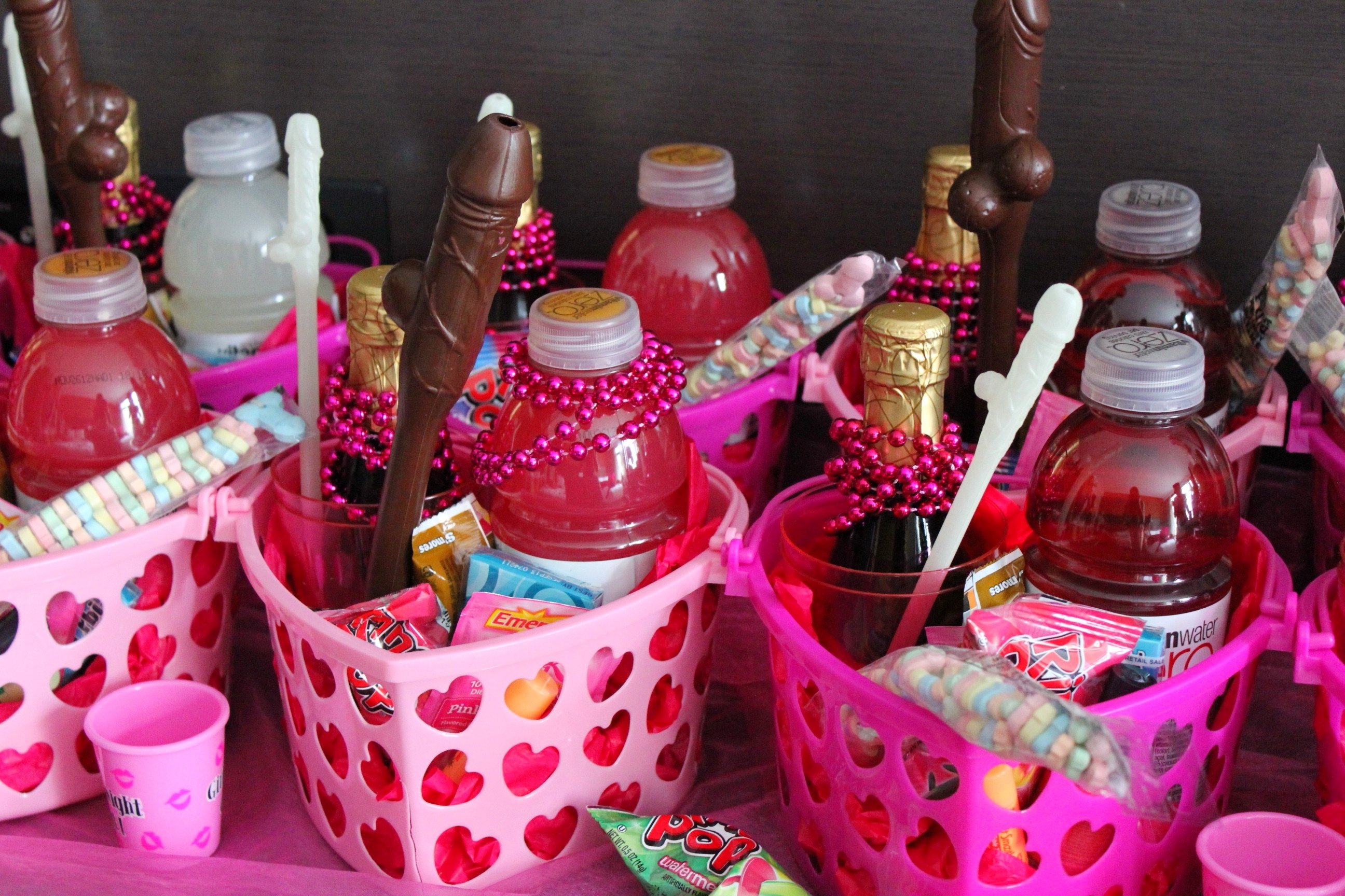 10 Beautiful Ideas For Bachelorette Party Gifts 2024